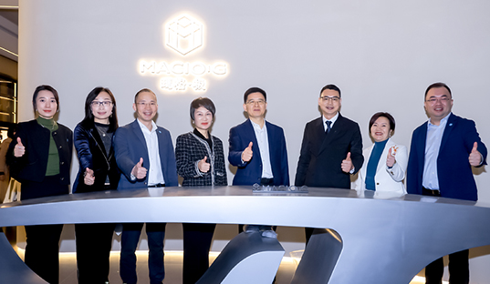 大咖齊助陣｜瑪格·極 上海展首日，人潮涌動(dòng)，火爆全場(chǎng)！